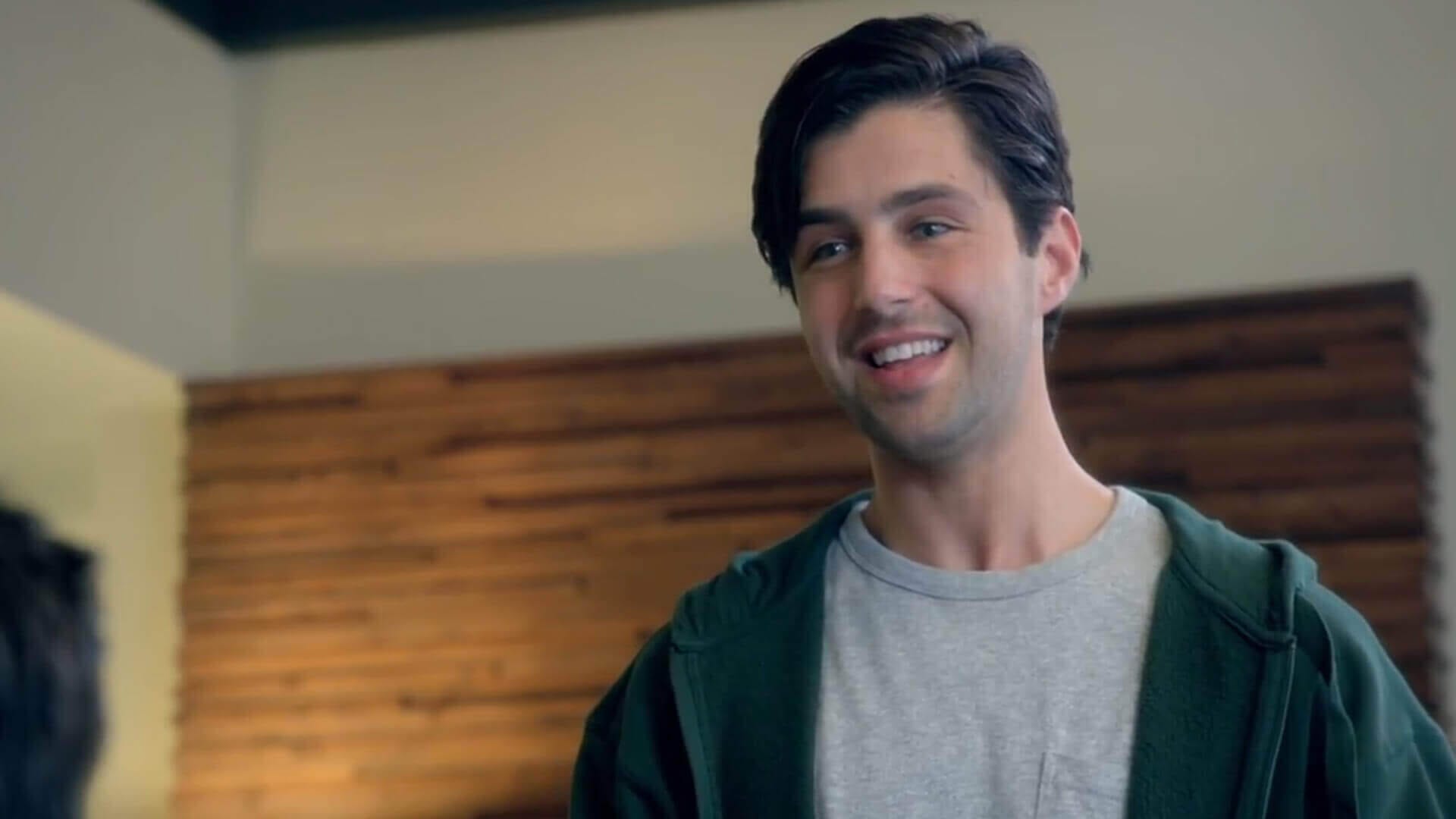 Josh Peck Joins Turner & Hooch Series on Disney+
