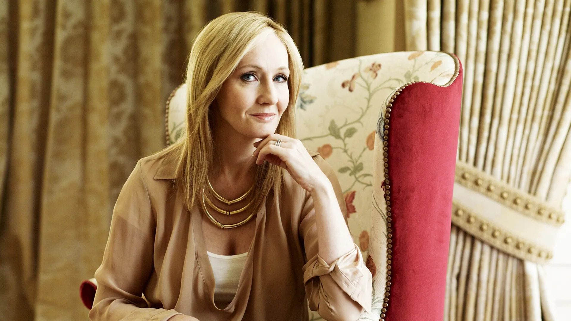 JK Rowling Threatens Legal Action Over Attempt to Dox Her Daughter